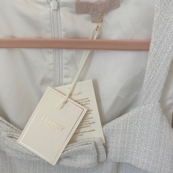 Elegant Women's Mini Dress Set - White and Pink - Picture 3 of 3